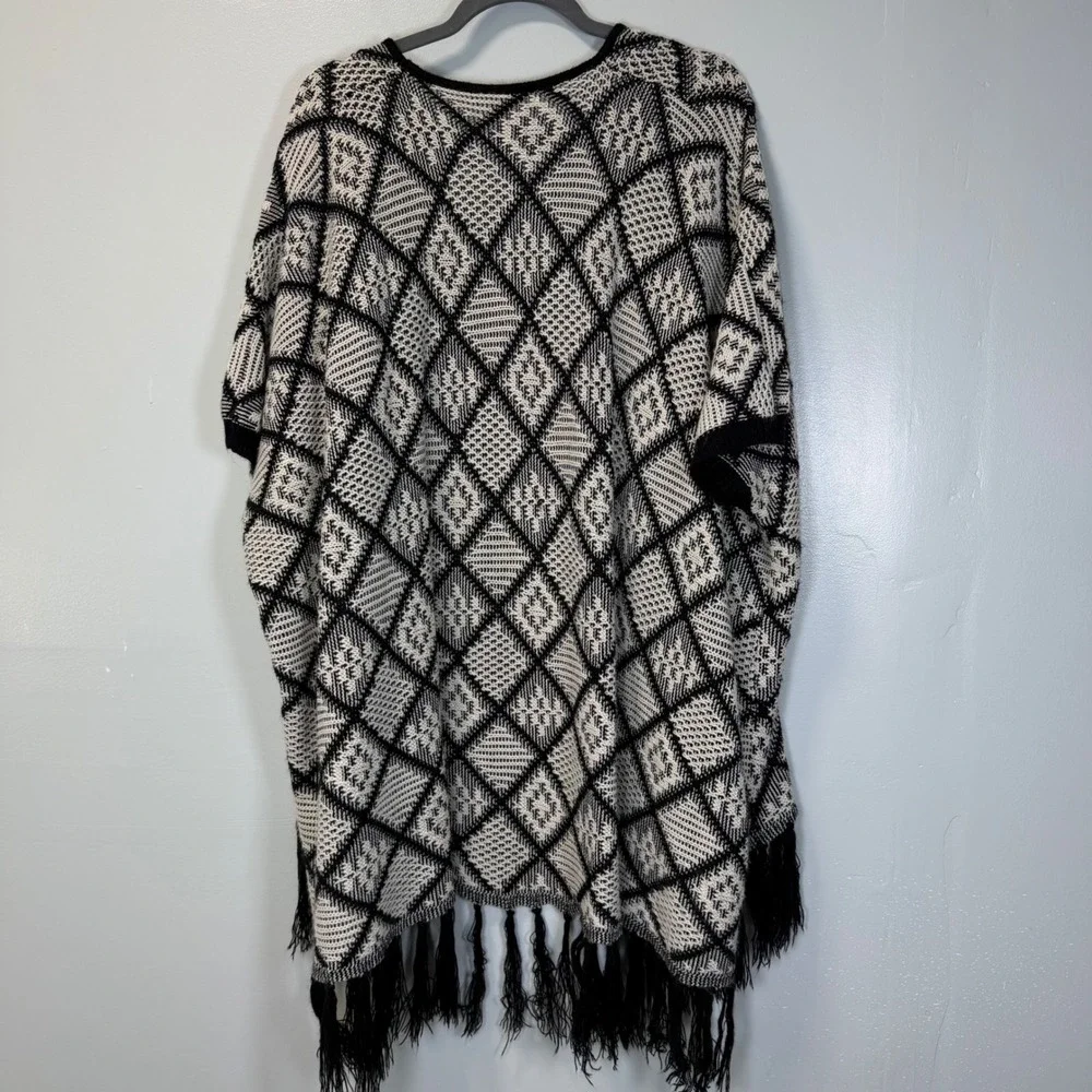 mi ami Black White Diamond‎ Knit Fringe Cardigan Poncho Wrap GK459 SM